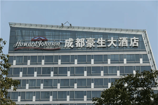 一平方米樓頂發(fā)光字制作安裝的費用有哪些？